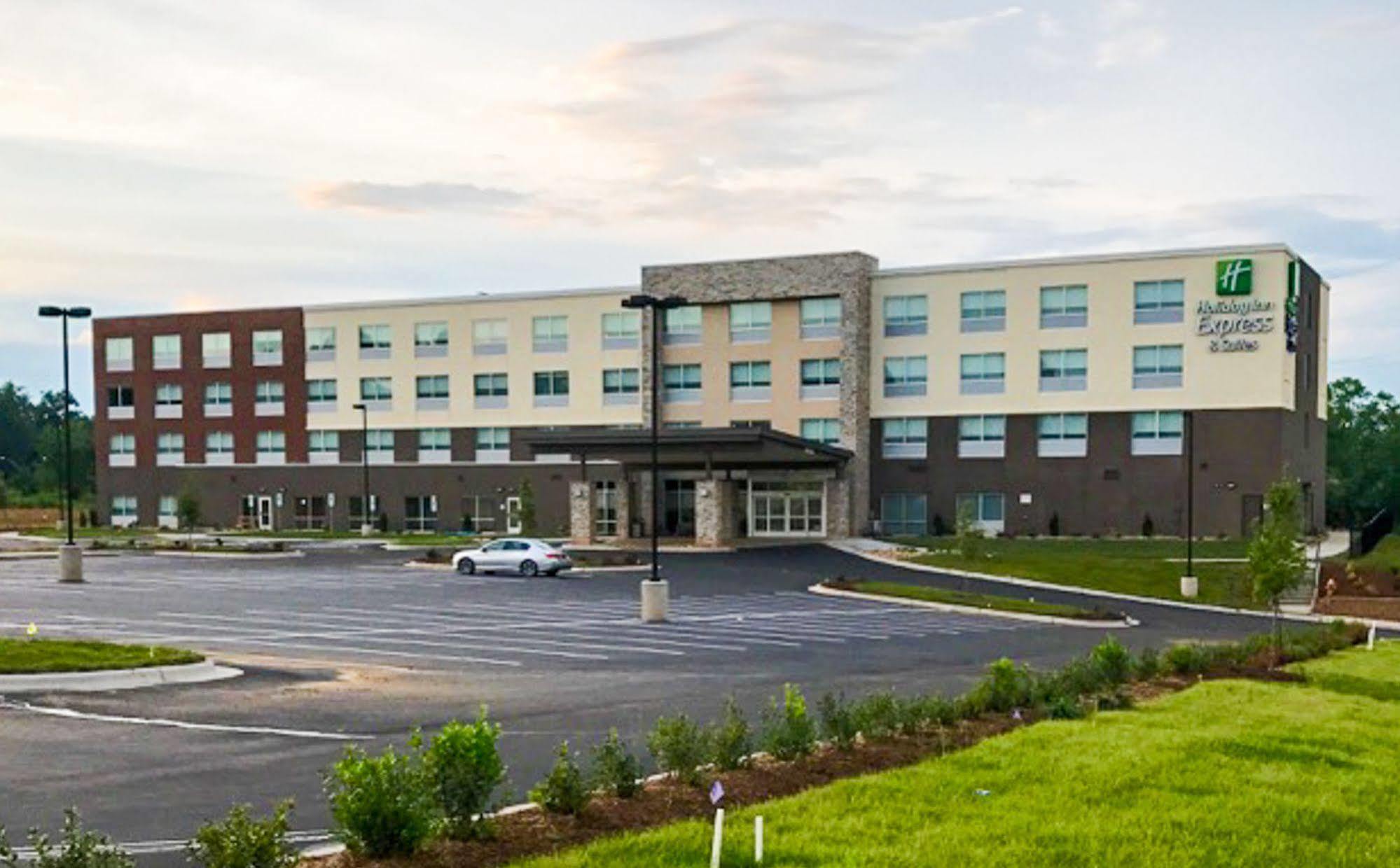 Holiday Inn Express & Suites - Charlotte Ne - University Area By Ihg Ngoại thất bức ảnh