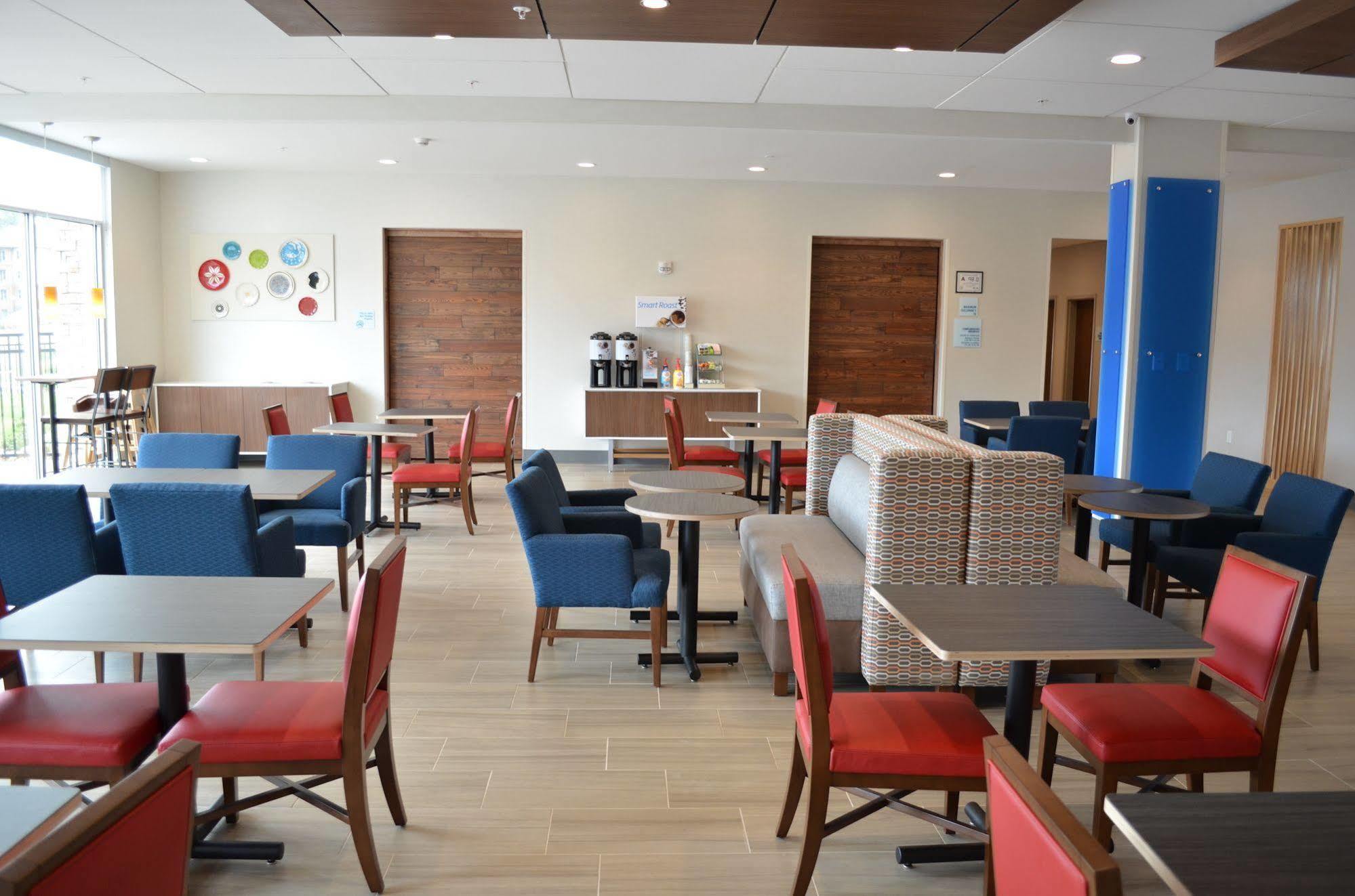 Holiday Inn Express & Suites - Charlotte Ne - University Area By Ihg Ngoại thất bức ảnh