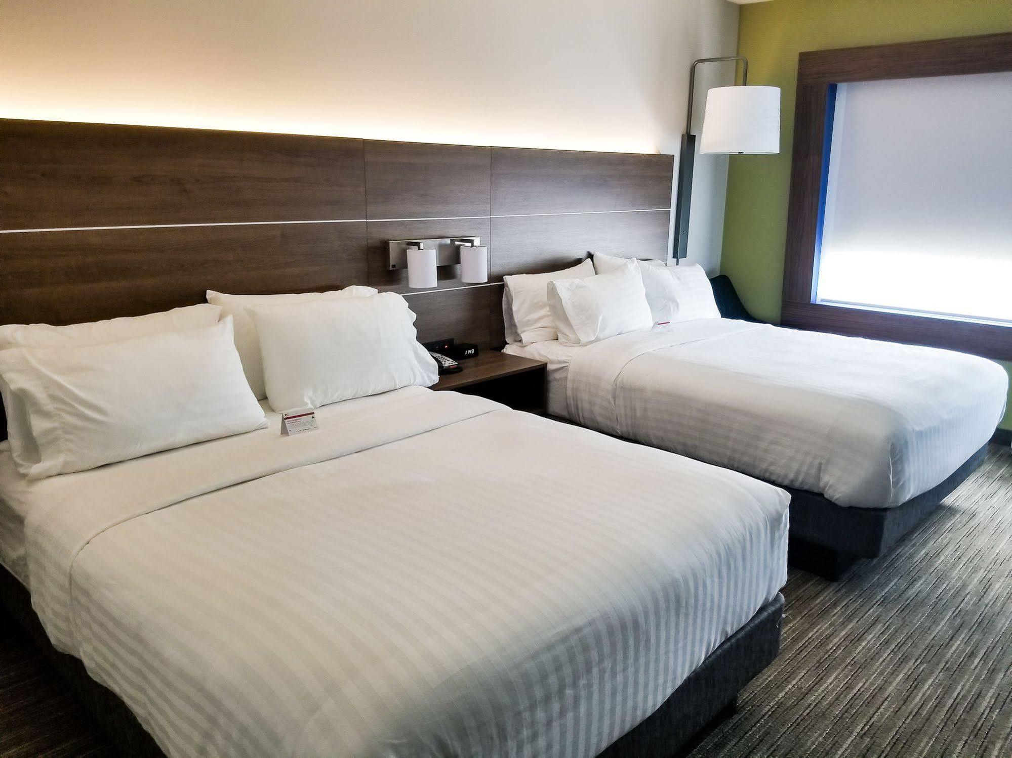 Holiday Inn Express & Suites - Charlotte Ne - University Area By Ihg Ngoại thất bức ảnh