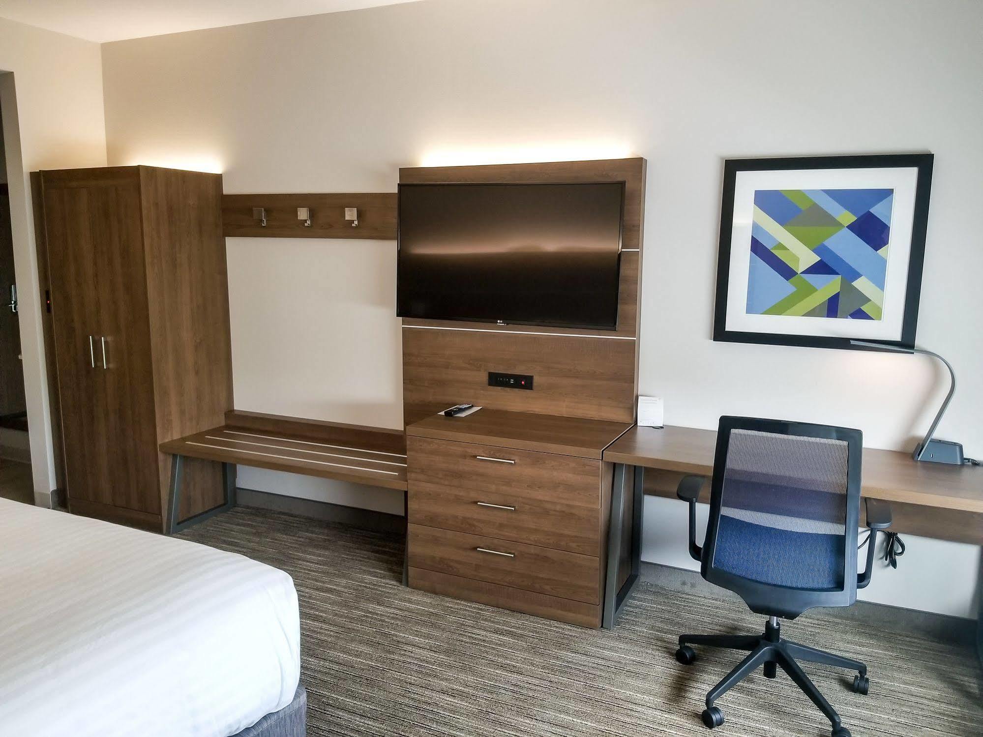 Holiday Inn Express & Suites - Charlotte Ne - University Area, An Ihg Hotel Ngoại thất bức ảnh