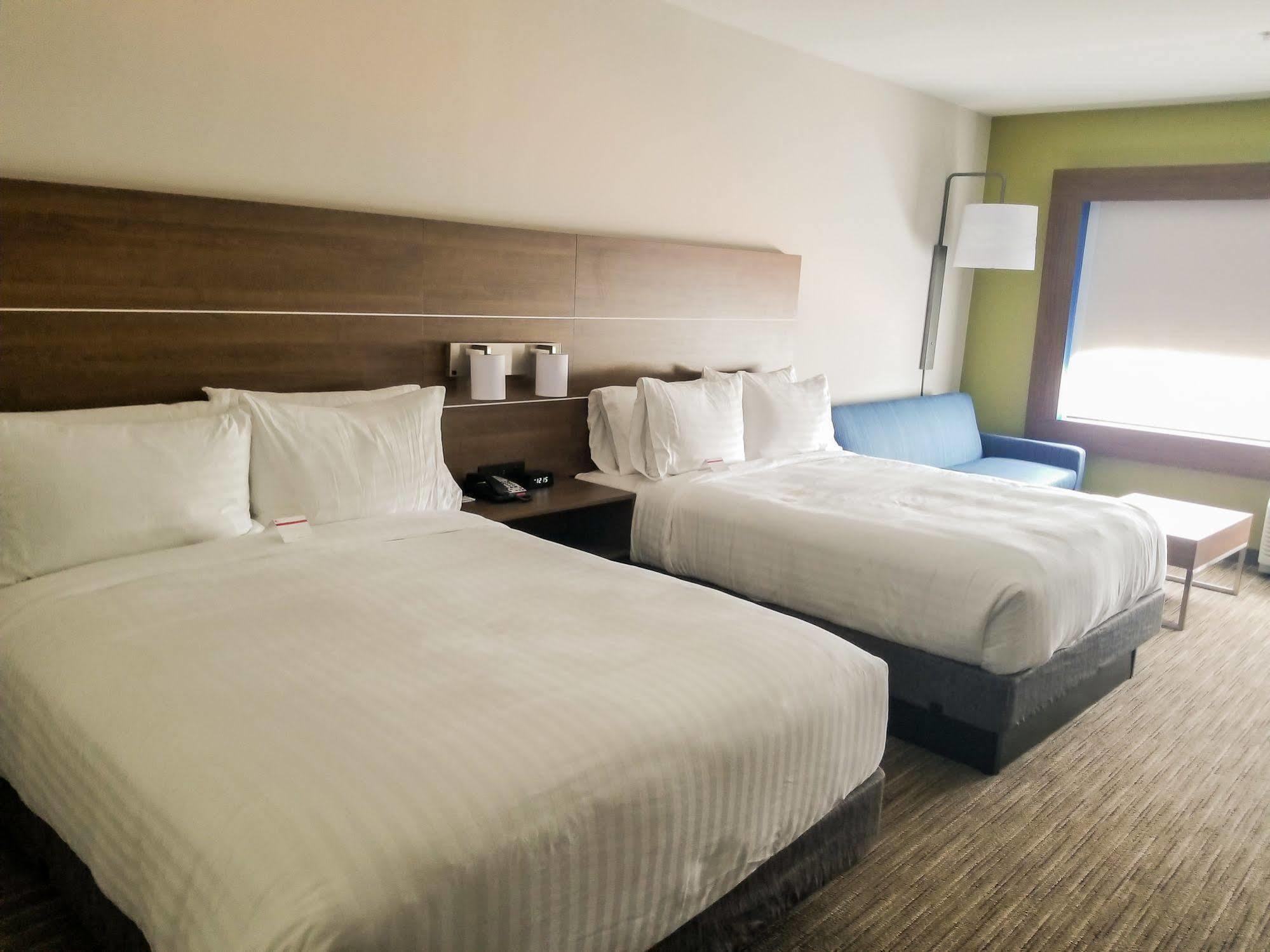 Holiday Inn Express & Suites - Charlotte Ne - University Area By Ihg Ngoại thất bức ảnh