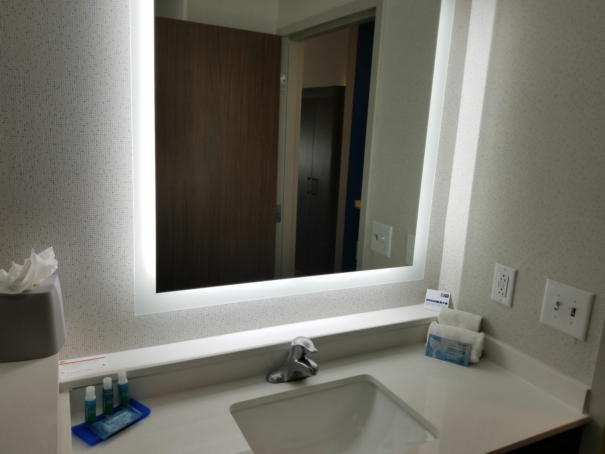 Holiday Inn Express & Suites - Charlotte Ne - University Area By Ihg Ngoại thất bức ảnh