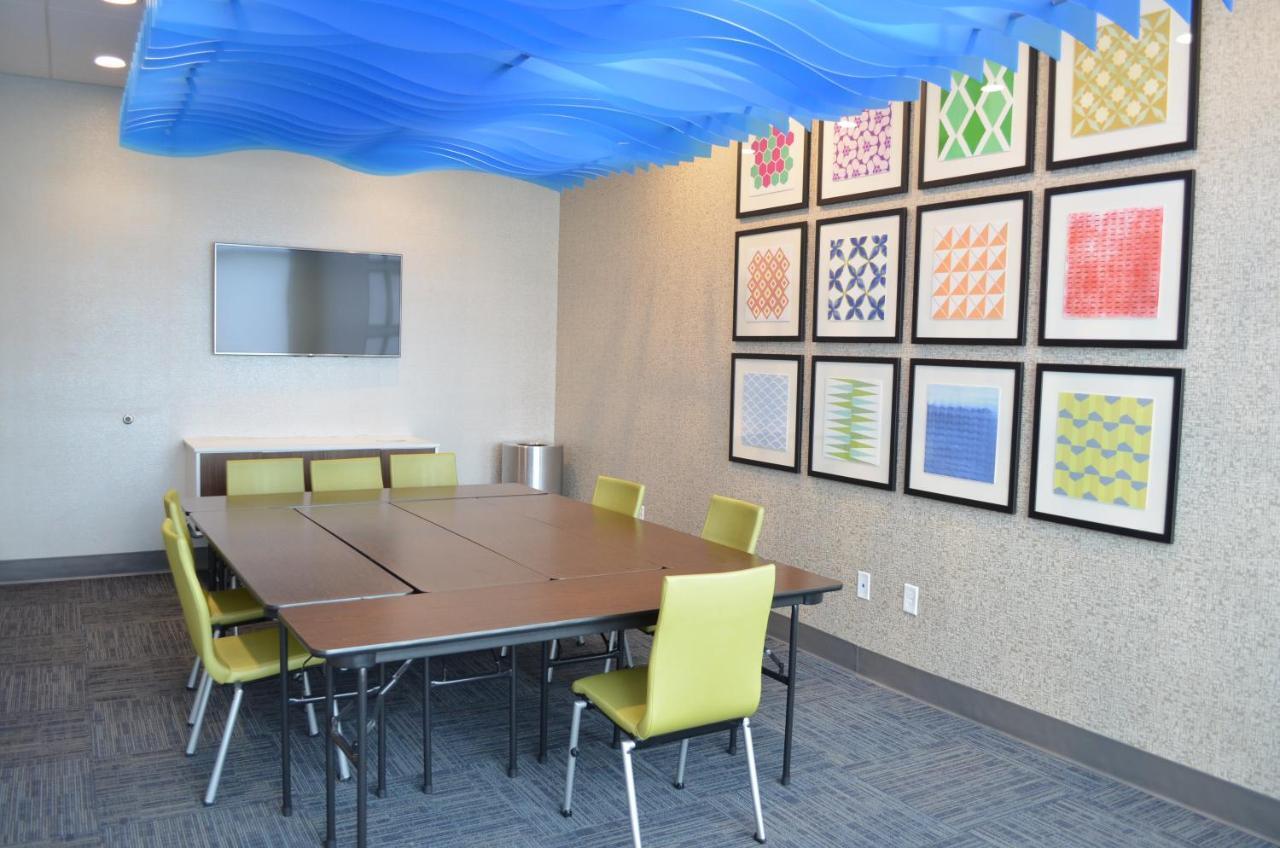 Holiday Inn Express & Suites - Charlotte Ne - University Area By Ihg Ngoại thất bức ảnh
