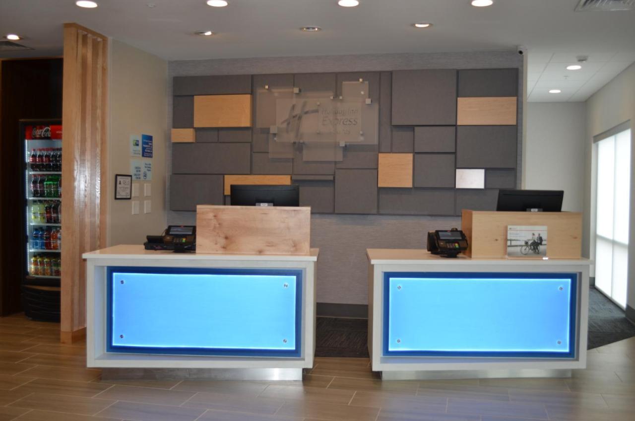 Holiday Inn Express & Suites - Charlotte Ne - University Area By Ihg Ngoại thất bức ảnh