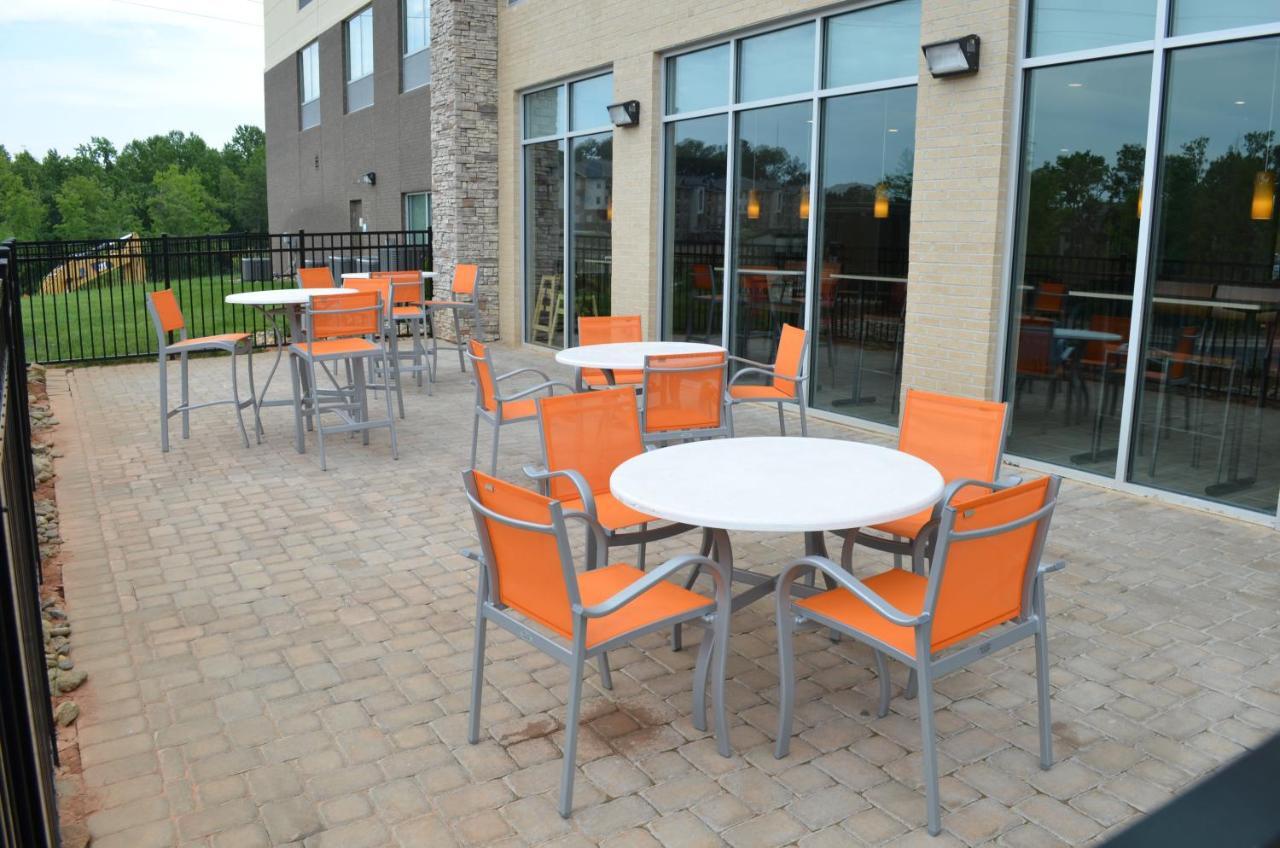 Holiday Inn Express & Suites - Charlotte Ne - University Area By Ihg Ngoại thất bức ảnh