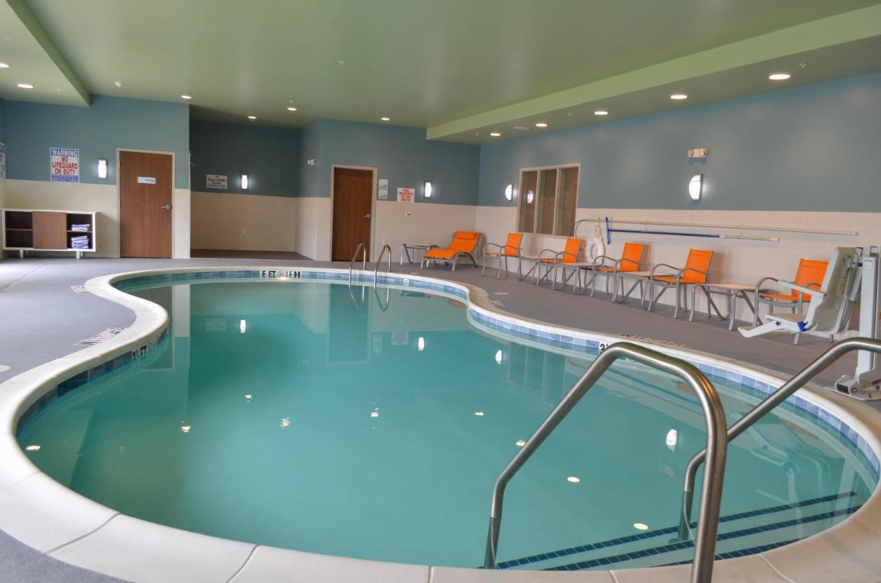 Holiday Inn Express & Suites - Charlotte Ne - University Area By Ihg Ngoại thất bức ảnh